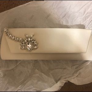 Badgley Mischka NWT Ivory Satin Rhinestone Clutch